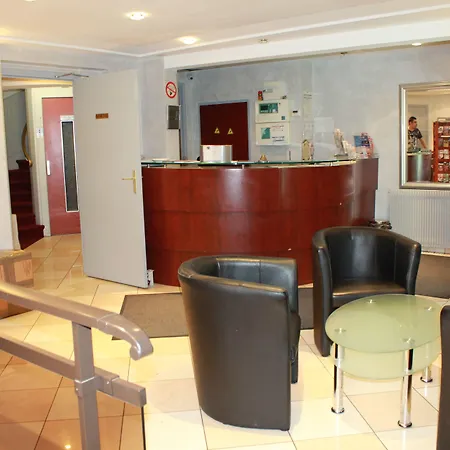 Little Hotel 2*