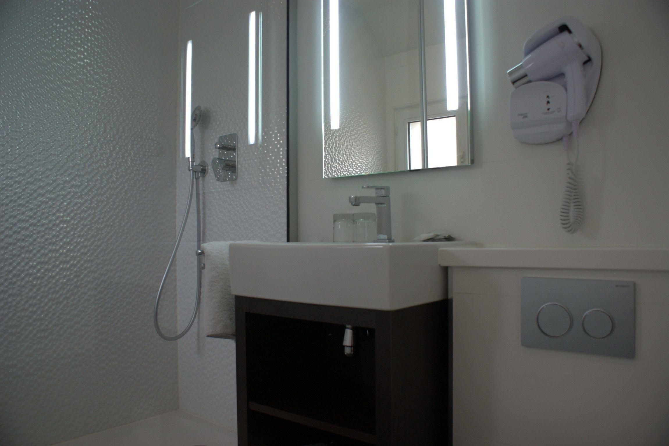 Little Hotel 2*